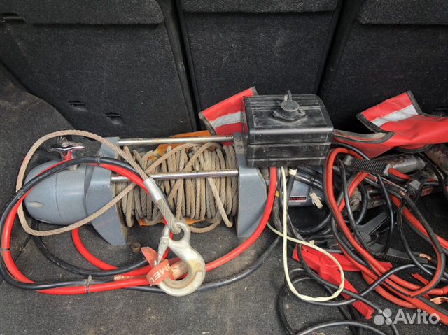 Лебёдка автомобильная 12v Лебёдка автомобильная 12v