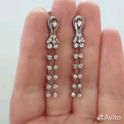 Серьги - подвески с бриллиантами Серьги - подвески с бриллиантами