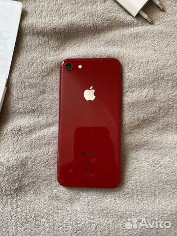 Телефон iPhone 8 red