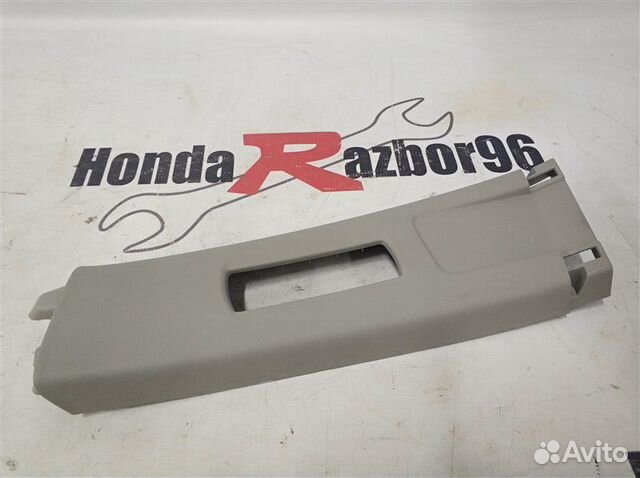 Накладка центральной стойки левая Honda Fit GE8