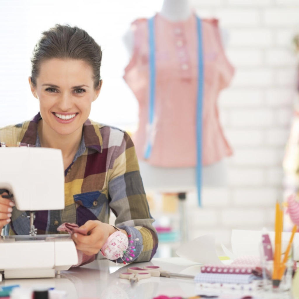 Склад тканей для одежды. Мастерская дизайнера одежды. Швея портная. Швейные принадлежности. Ассортимент швейных изделий таблица.