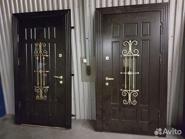 Парадная входная дверь из стали