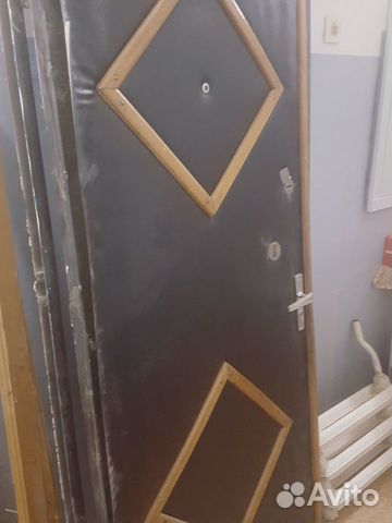 Дверь деревян.без коробки и метал.скоробкой