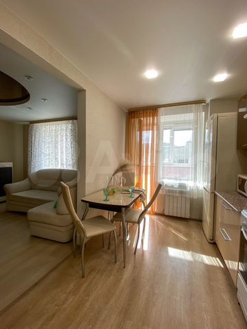 2-к. квартира, 52 м², 4/10 эт.