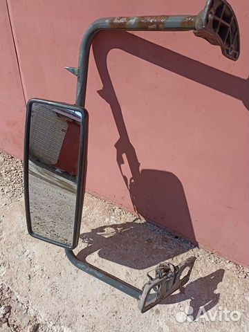 Стойка левого зеркала Фредлайнер