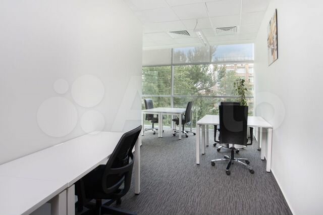 Офис на 3 человек в бц Вивальди Плаза, 13м²