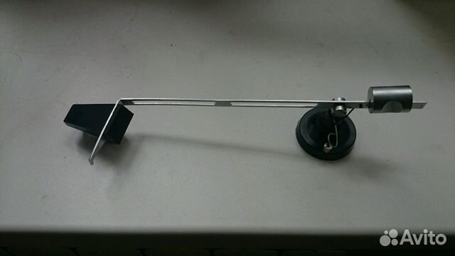 Устройство для очистки и снятия эл.статического за