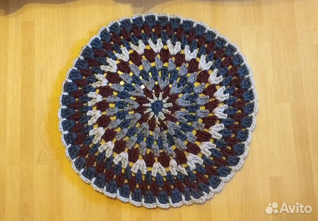 Коврик из трикотажной пряжи