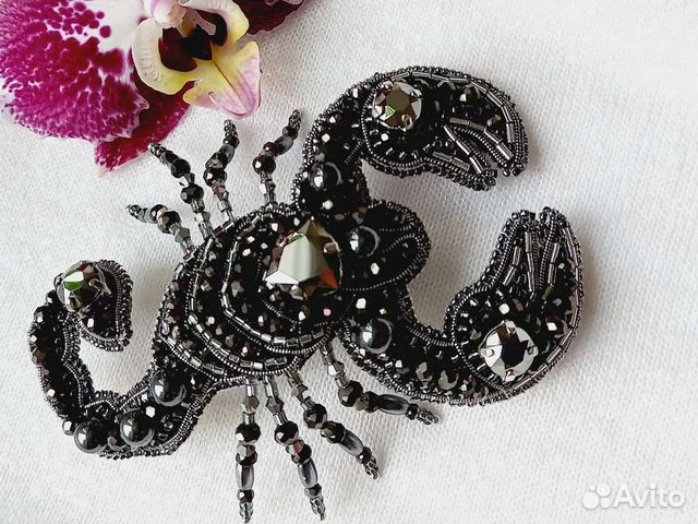 Брошь ручной работы скорпион