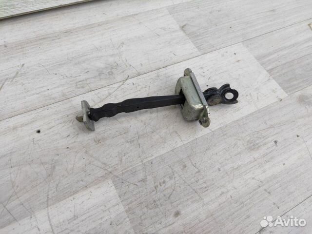 Ограничитель двери задний правый Nissan Note E11