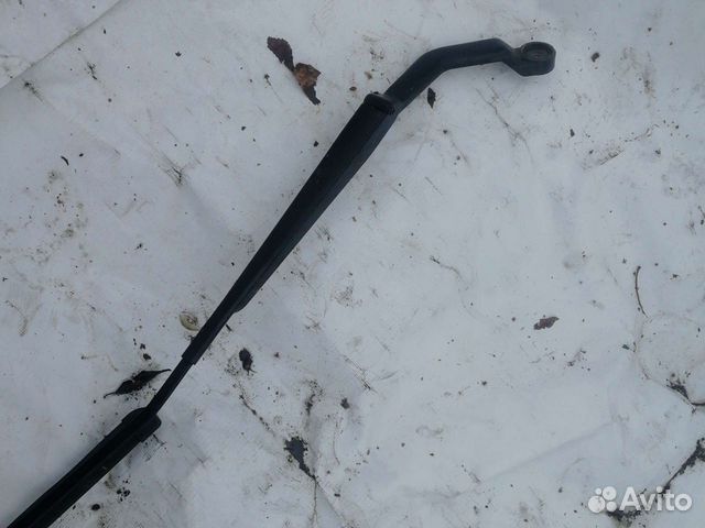 Поводок стеклоочистителя правый ниссан альмера н16