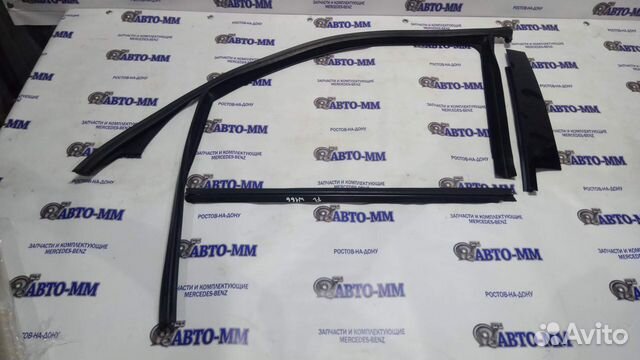 Уплотнитель стекла переднего левого Мерседес W166