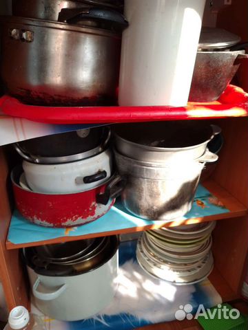 Посуда сковороды кастрюли тарелки