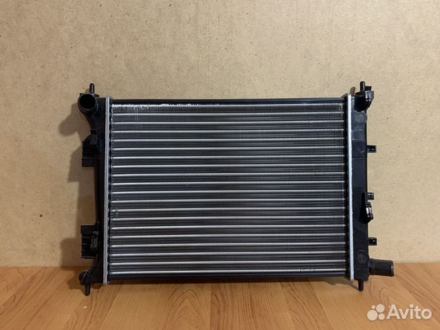 Радиатор охлаждения Hyundai Solaris 1,4-1,6 MT