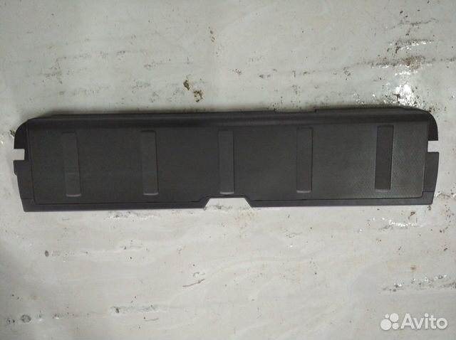 Обшивка двери багажника Mitsubishi Outlander XL