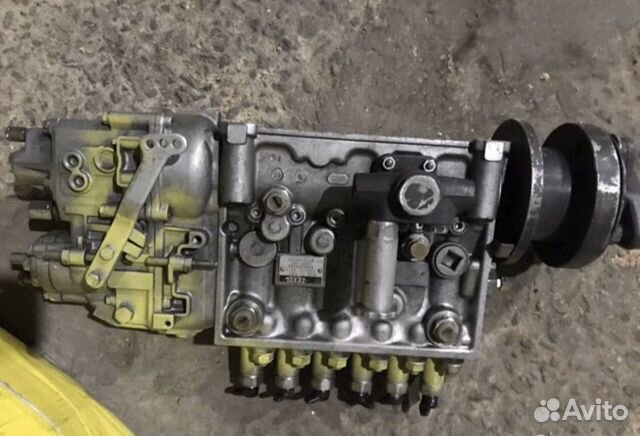 Тнвд Komatsu 6152-72-1261 S6D125E-2