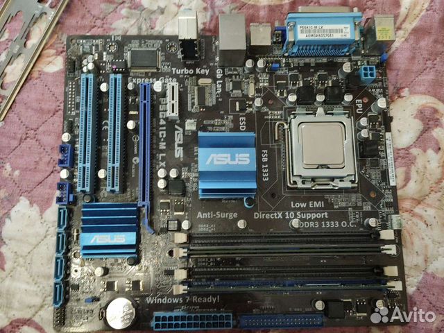 Материнская плата с процессором и памятью