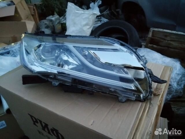 Фара правая Pajero Montero Sport с 2015