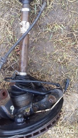 Поворотный кулак левый Renault Fluence