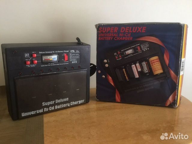Зарядное устройство батареек Супер Люкс Universal