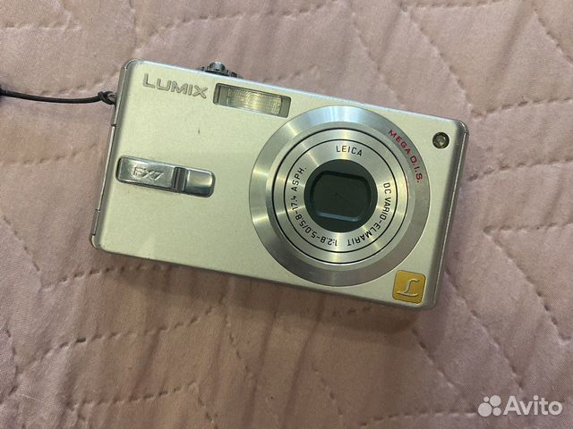 Компактный фотоаппарат