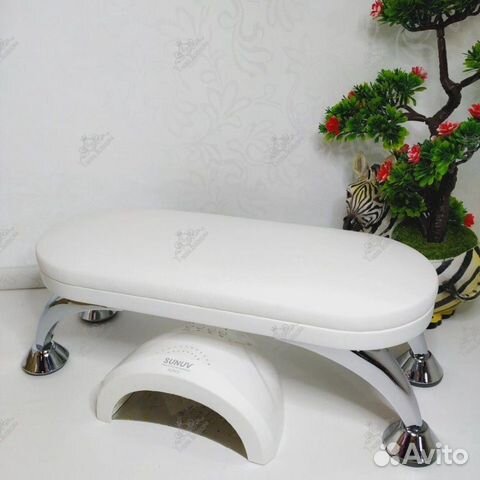 Подставки для маникюра на хромированных ножках