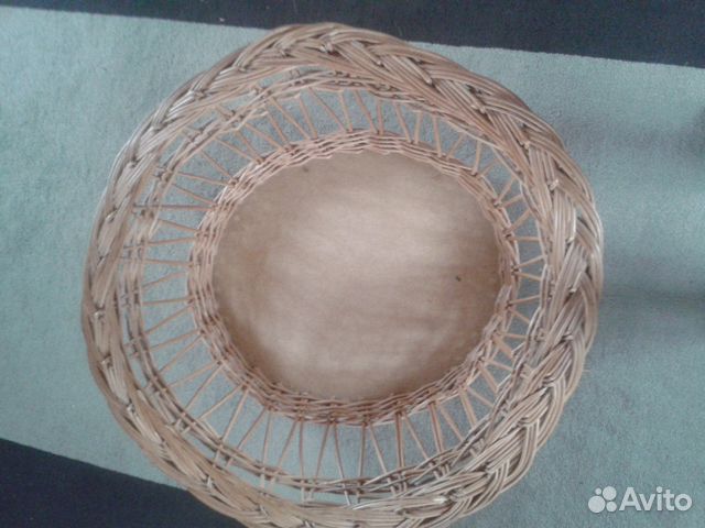 Плетеная корзина из лозы