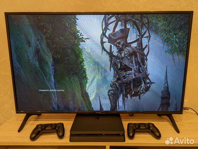 PlayStation 4 Slim 1Tb PS4 + 2 джойстика + 400 игр