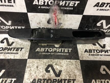 Блок управления стеклоподъемниками передний правый