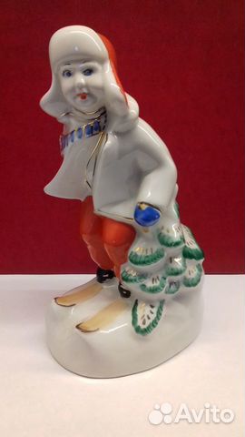 Фарфоровая статуэтка Мальчик на лыжах.Лыжник.зхк П