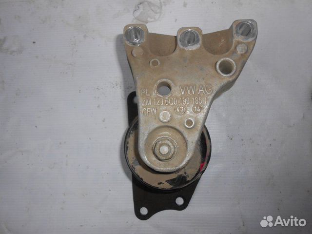 Опора двигателя правая Skoda Rapid cfna 2014