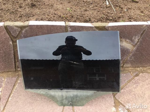 Задние правое оригинальное стекло VW Passat b6 сед