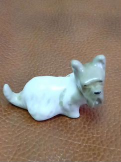 Фарфоровая статуэтка собаки лфз