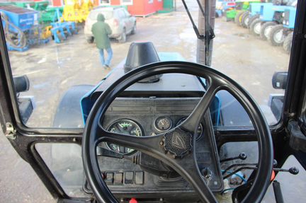 Трактор Мтз 1221 беларус без вложений - фотография № 9