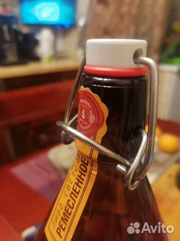 Бутылка с бугельной пробкой