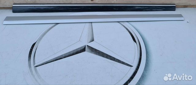 Накладка передней правой двери Mercedes W211