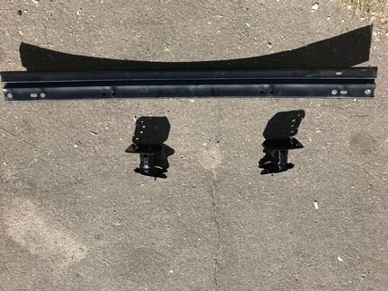 Усилитель заднего бампера с кронштейнамToyota Rav