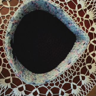 Корзина угловая из трикотажной пряжи