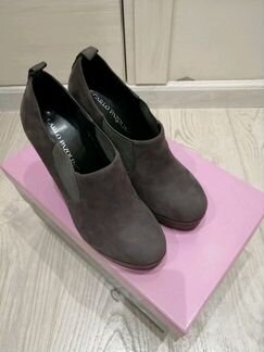 Продаю Ботильоны Carlo Pazolini новые, не носились