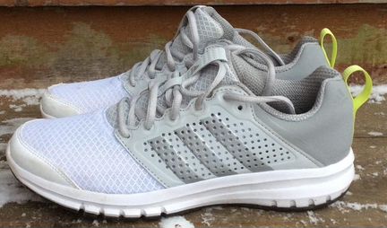 Кроссовки Adidas- р.41.5