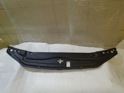 Тойота Ленд Крузер 200 накладка радиатора 15-18г