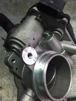 Дроссельная заслонка 04L128063T