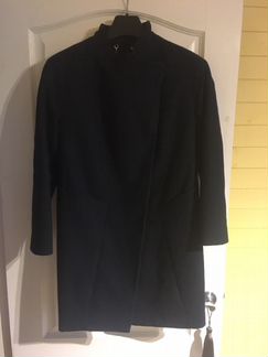 Пальто зимнее с мехом енота