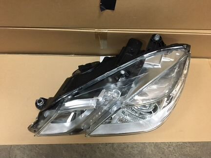 Фара передняя Мерседес 212 до Рестайлинг Би ксенон