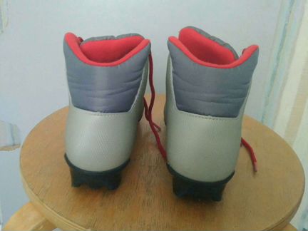 Лыжные ботинки размер 35