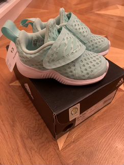Кроссовки adidas для девочки