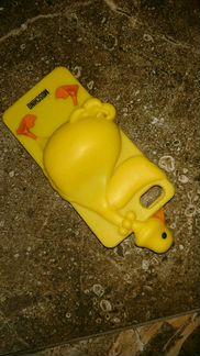 Чехол утенок для айфона 5 moschino