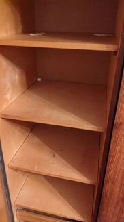 Отдаю старый шкаф