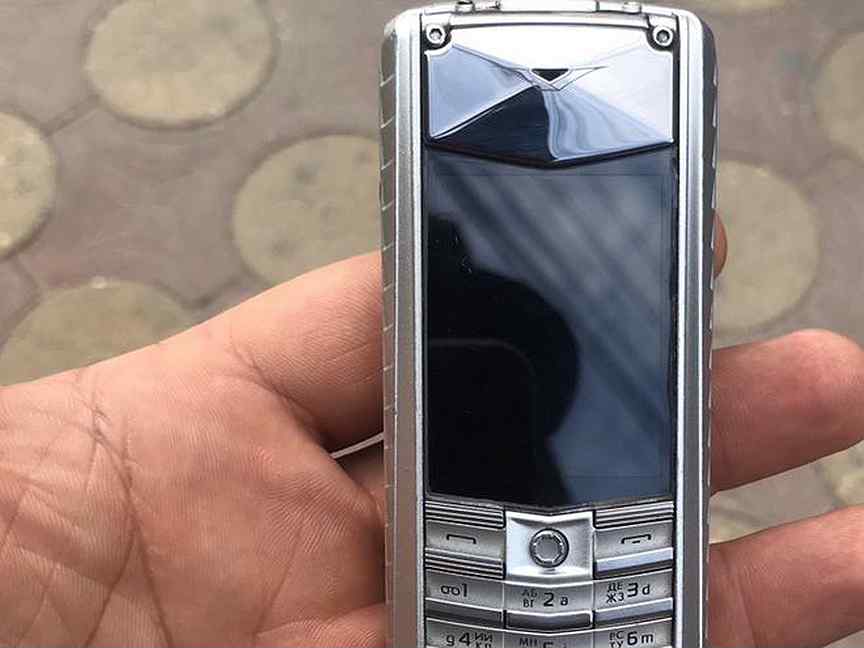 Телефон кизляра. Vertu Ayxta фото комплекта.