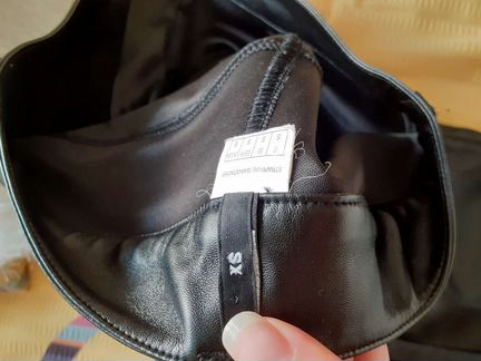 Брюки кожаные Calzedonia